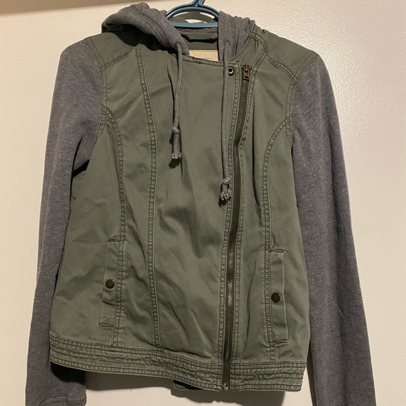HOLLISTER UTILITY JACKET - Picture 10 of 16